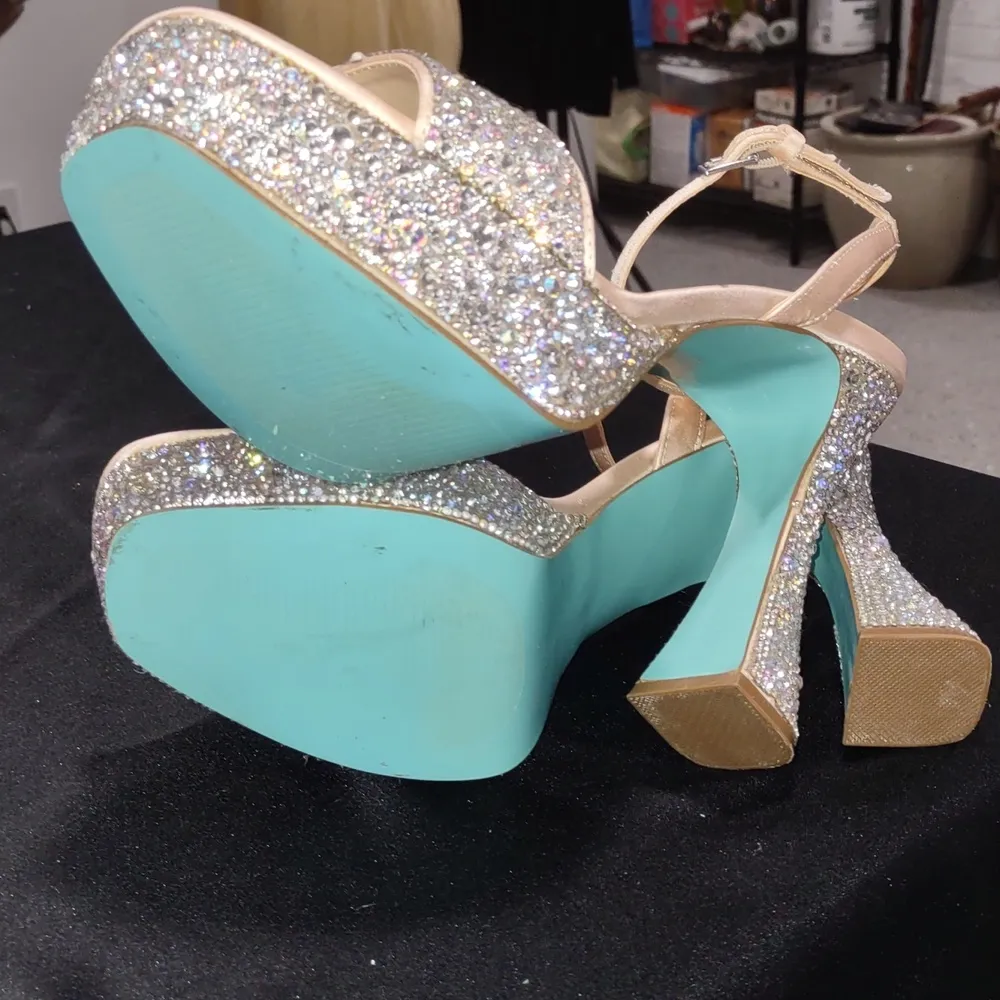 Champagne Platforms - Image 2