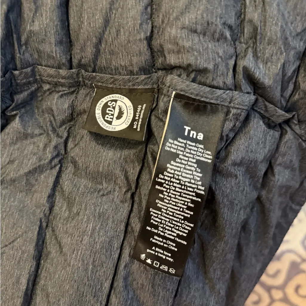 Aritzia TNA Botanie Super Light Packable Puffer Jacket Gray Size M - Image 5