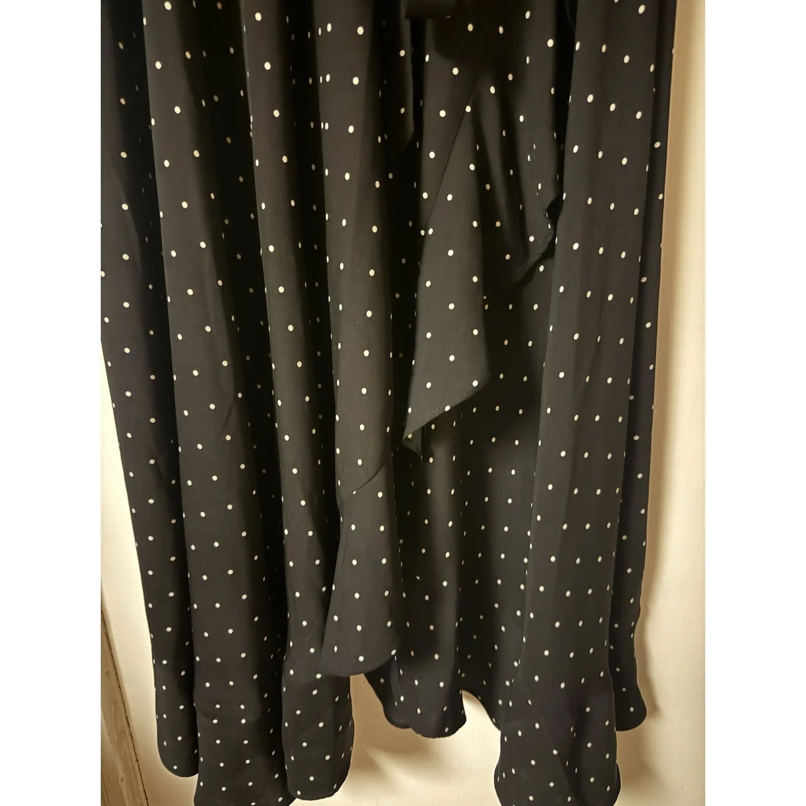 Adrienne Vittadini Women's Size Large Black With Polka Dots Wrap A/ruffle Skirt - Image 2