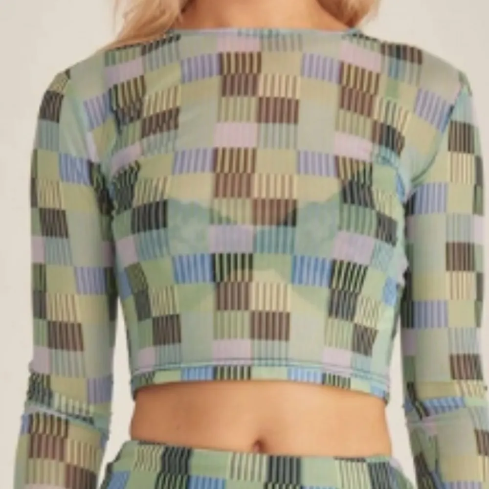 Riley Hubatka x Peppermayo shirt Stylish Green Checkered cropped sz 0 - Image 2