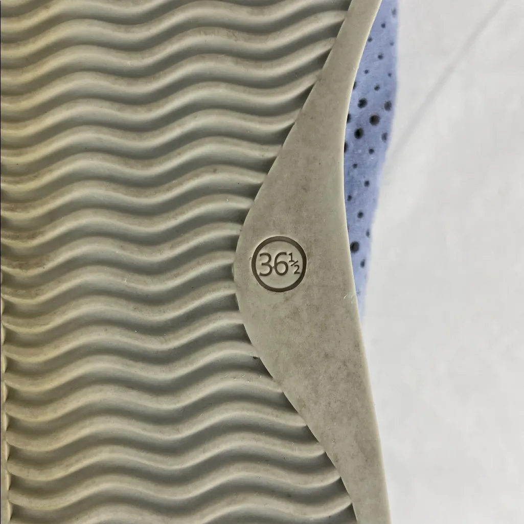 Softwaves arch Support “Cher” shoes in light blue
Size: 36.5 (eu) Blue Size 5.5 - Image 6