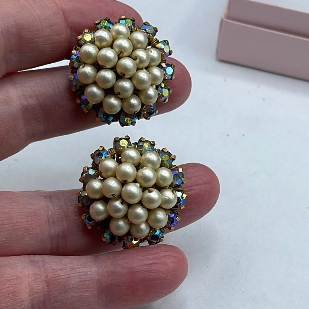 Elegant vintage clip earrings with faux pearls and stunning Aurora Borealis bead Gold - Image 2