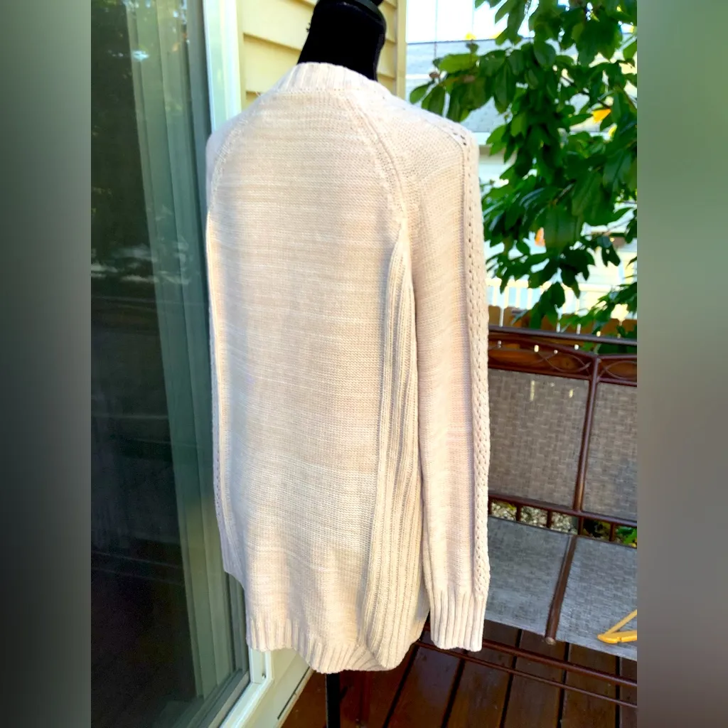 Nice sweater in longer length 🌸🌸LIKE NEW 🌸🌸 Size L - Image 4