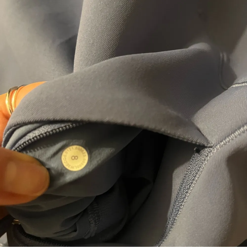 Lululemon airwrap hoodie size 8 water drop - Image 4