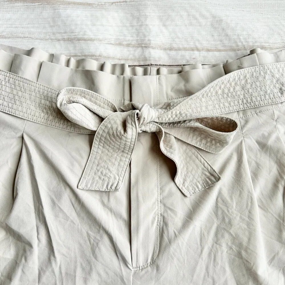 Athleta Skyline II Shorts Belted Pleated Airy Bottoms in Abalone Cream Size 22 - Image 7