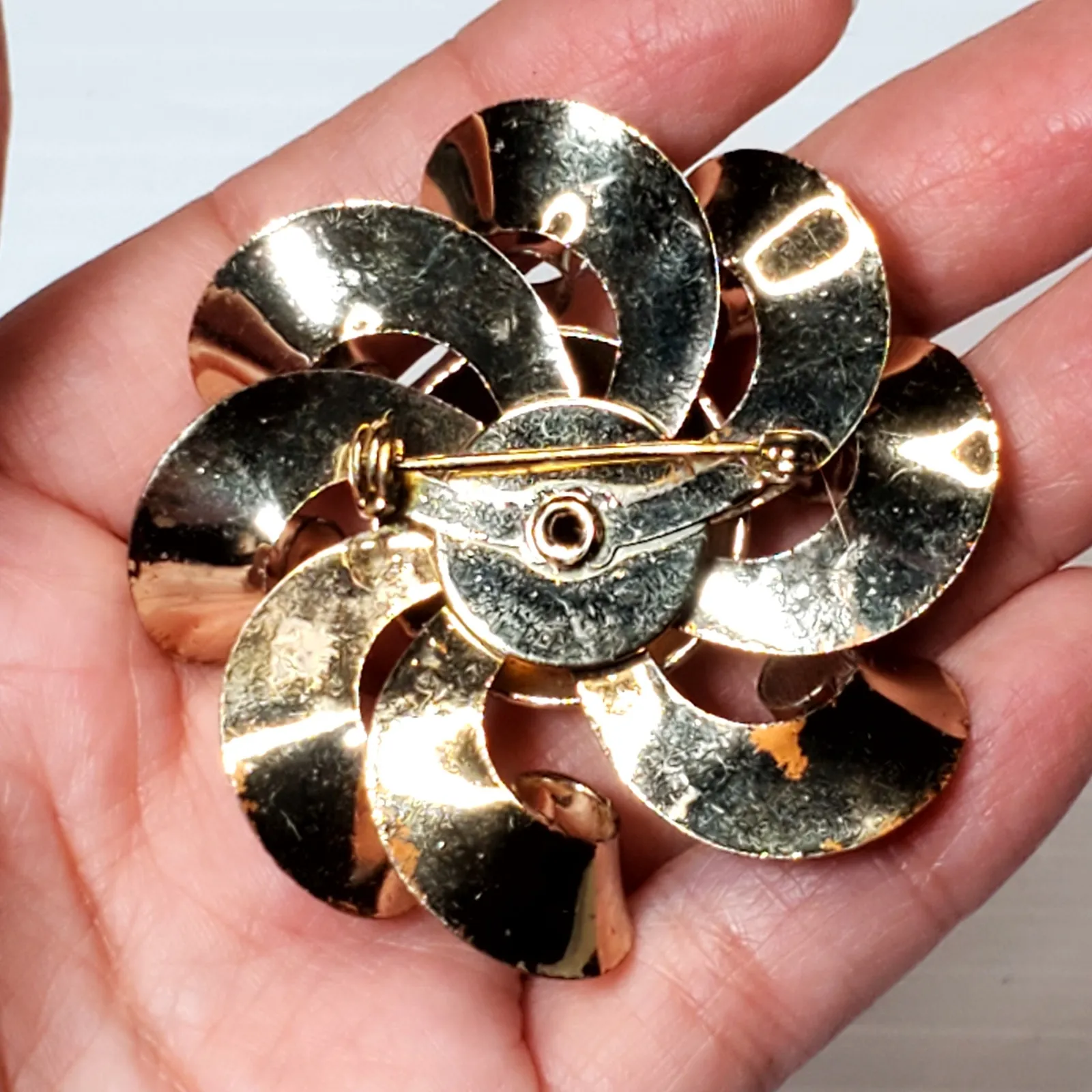 Spiral Curl Fan Gold Tone Brooch Vtg Unsigned 2" - Image 3