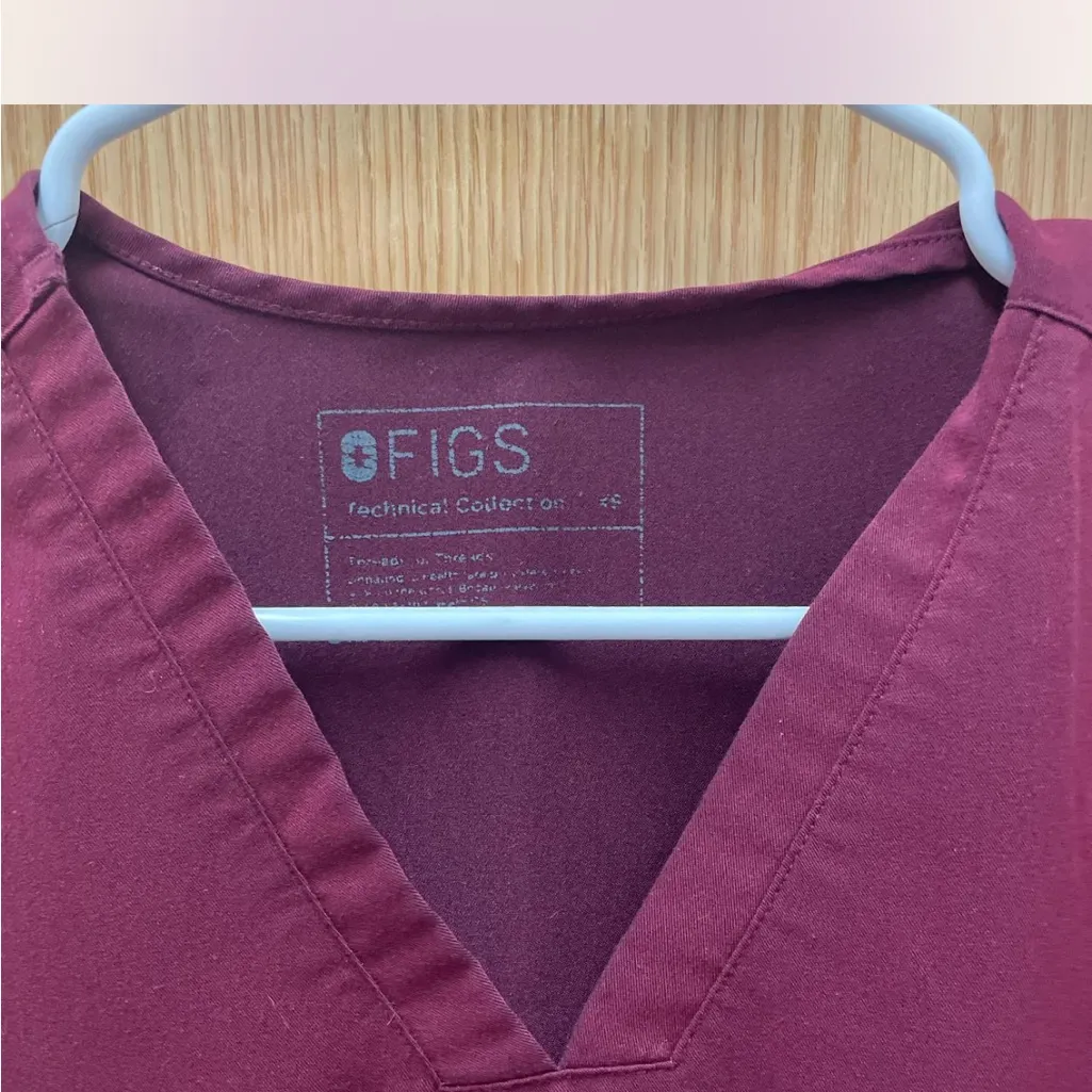 Figs Women's Casma Three-Pocket Scrub Top in Deep Burgundy.‎ XS-P - Image 2