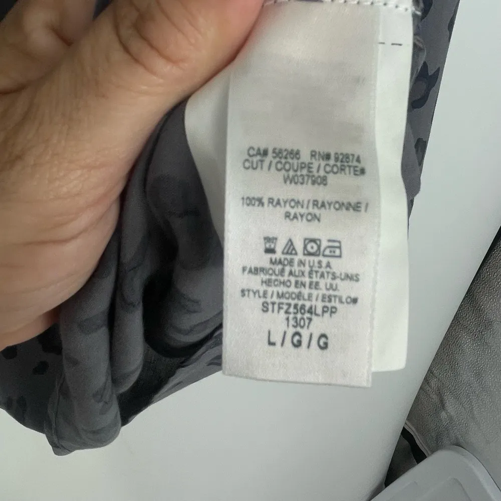 Splendid Women's Gray Leopard Print Collared Long Sleeve Maternity Blouse Top  L - Image 10