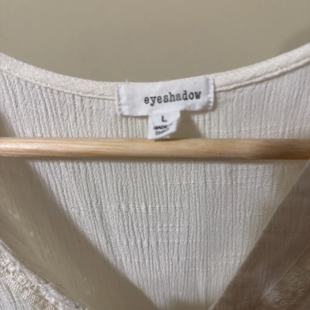 Eyeshadow Cream V-Neck Buttoned Blouse - Image 2