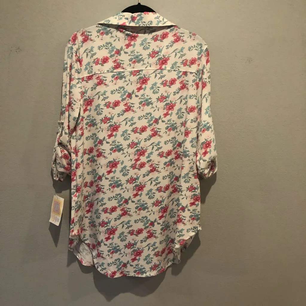 LuLaRoe | Valentina Floral Button Up Blouse | Roll Tab Sleeves | NWT Medium - Image 11