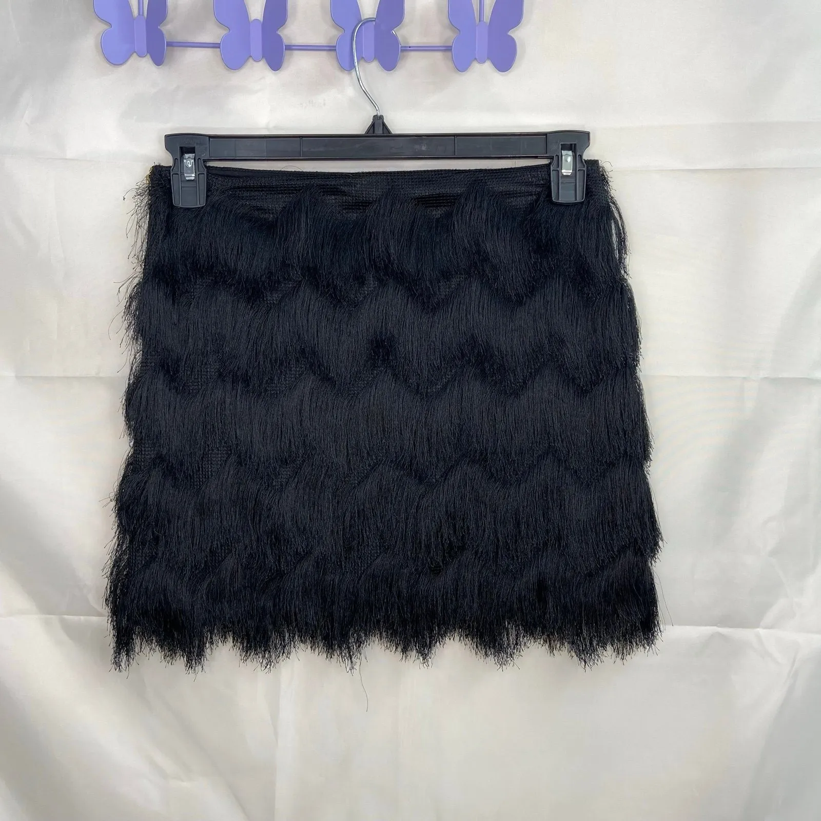 EUC H&M women's solid black zig zag soft fringe zip up mini‎ skirt flowy medium - Image 4
