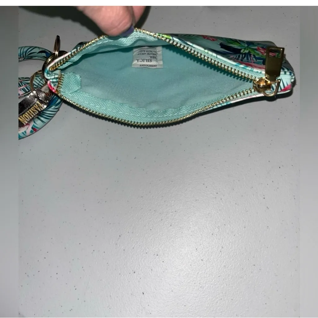 💙 HOST PICK - Image 5