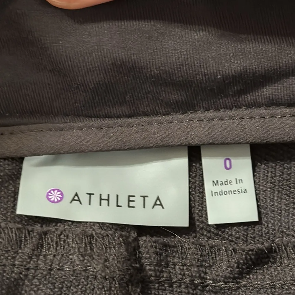Athleta Wander skinny pants with zip cuffs in dark onyx grey size 0 - Image 11