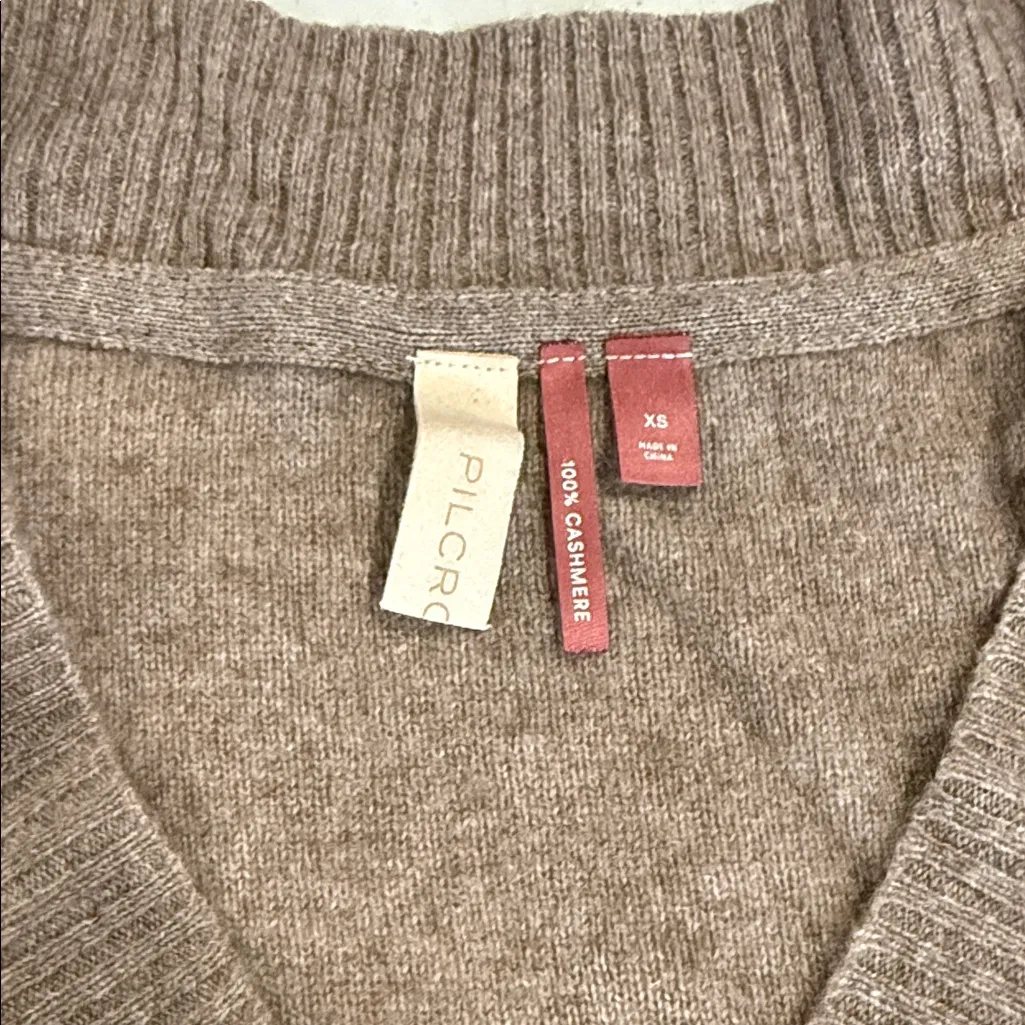 Pilcro 100-%cashmere Taupe V-Neck Sweater XS oversized cropped New - Image 3