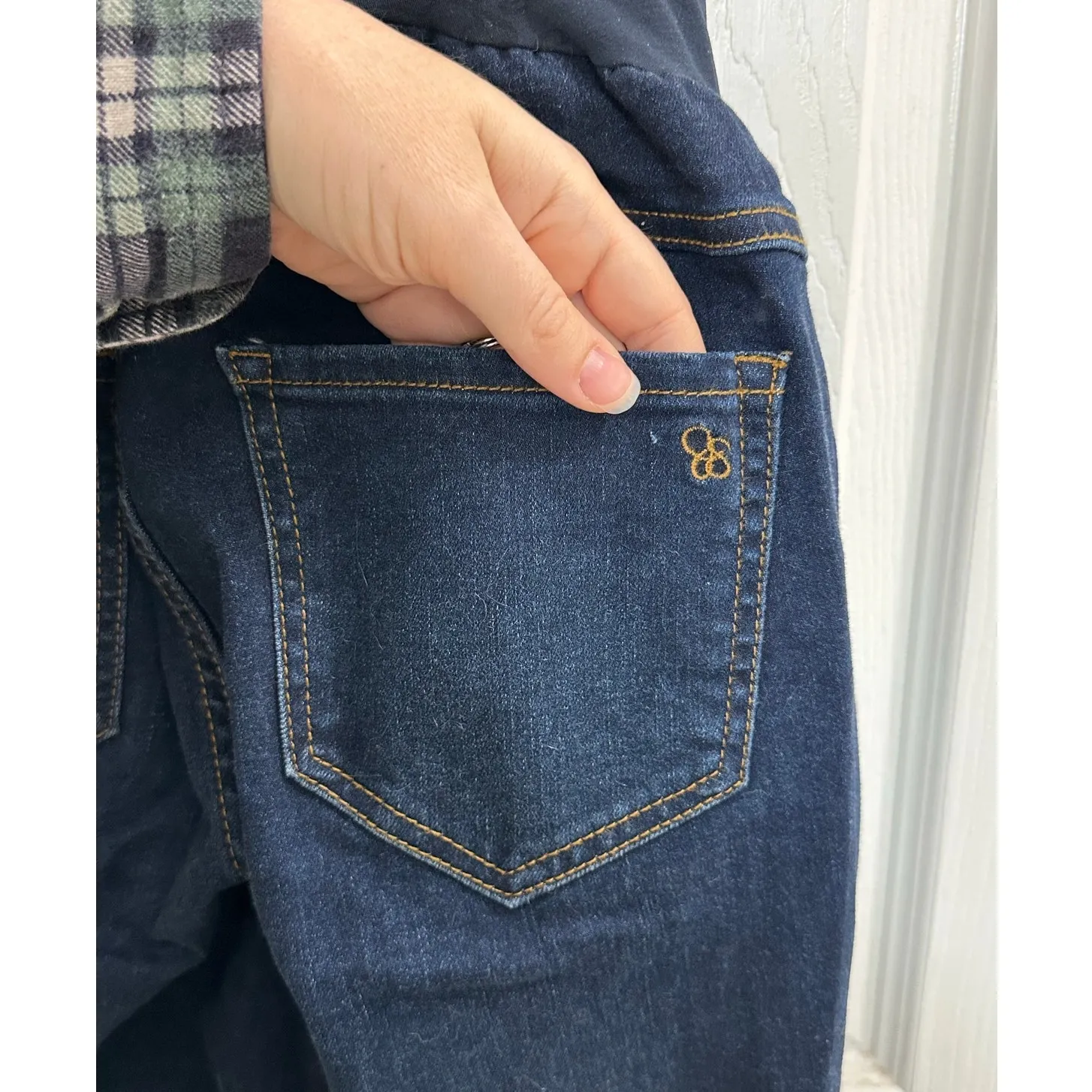 Jessica Simpson Maternity Jeans Medium Pregnancy Dark Wash Secret Fit Belly Band - Image 4