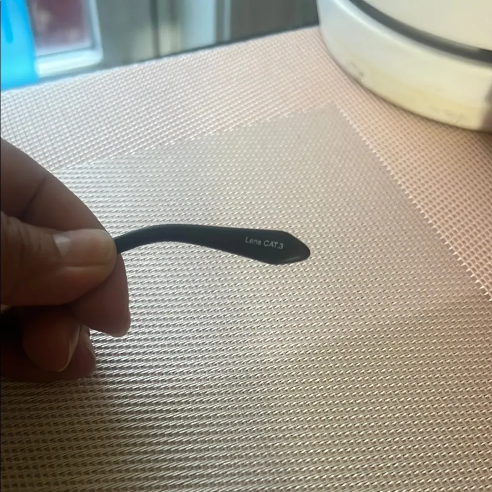 Quay Australia Black Sunglasses - Image 3