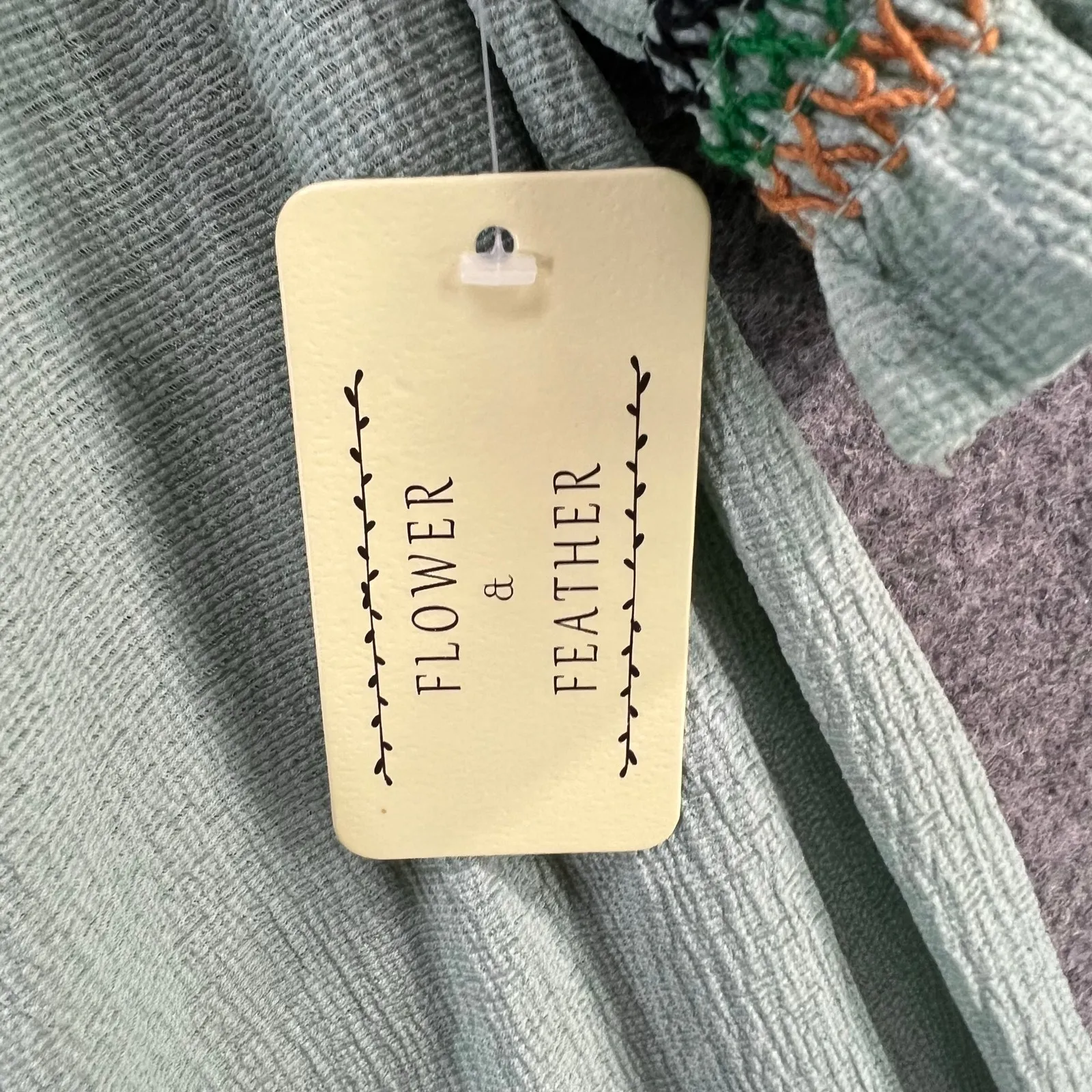 Flower & Feather Off Shoulder Top Women 3XL Light Green Embroidered Peasant Boho Size 3X - Image 9