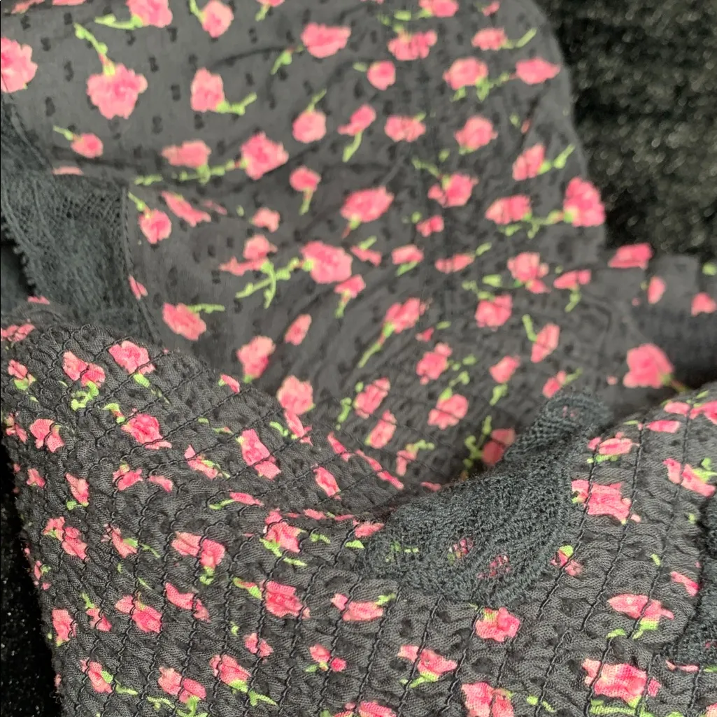 LOVESHACKFANCY
Beaming Top Navy and Pink Ruffle Crop Top XL NWT - Image 6