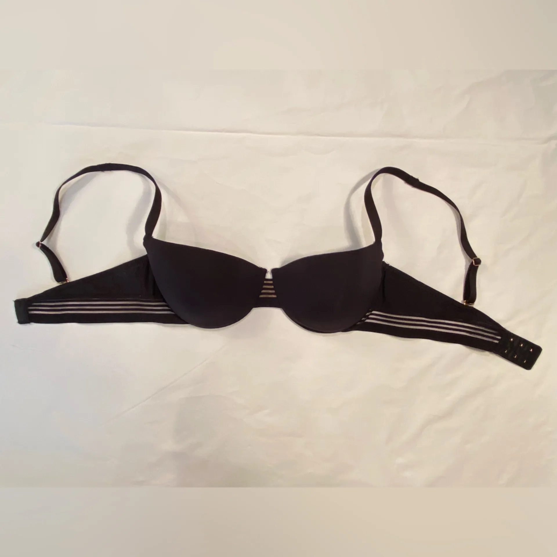 Le Mystere Black Bra, Size‎ 34D Size undefined - Image 3