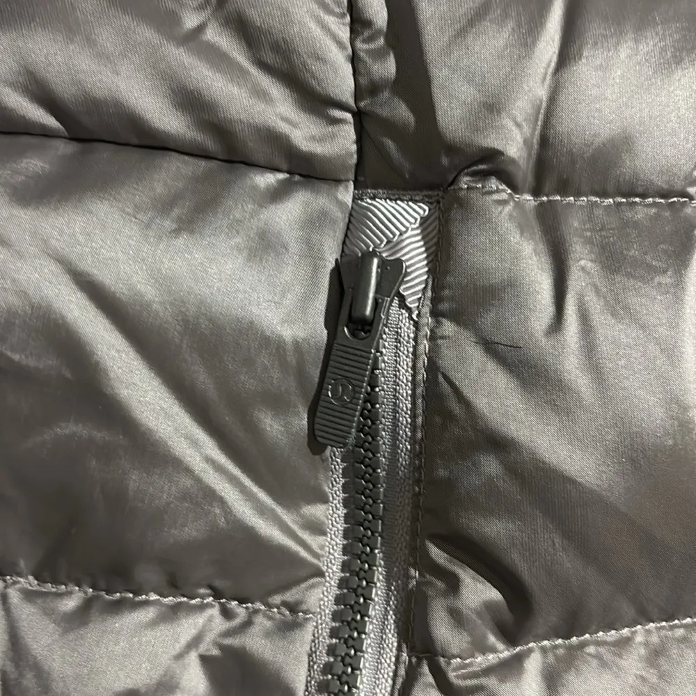 Lululemon Brave the Cold Vest - Image 4