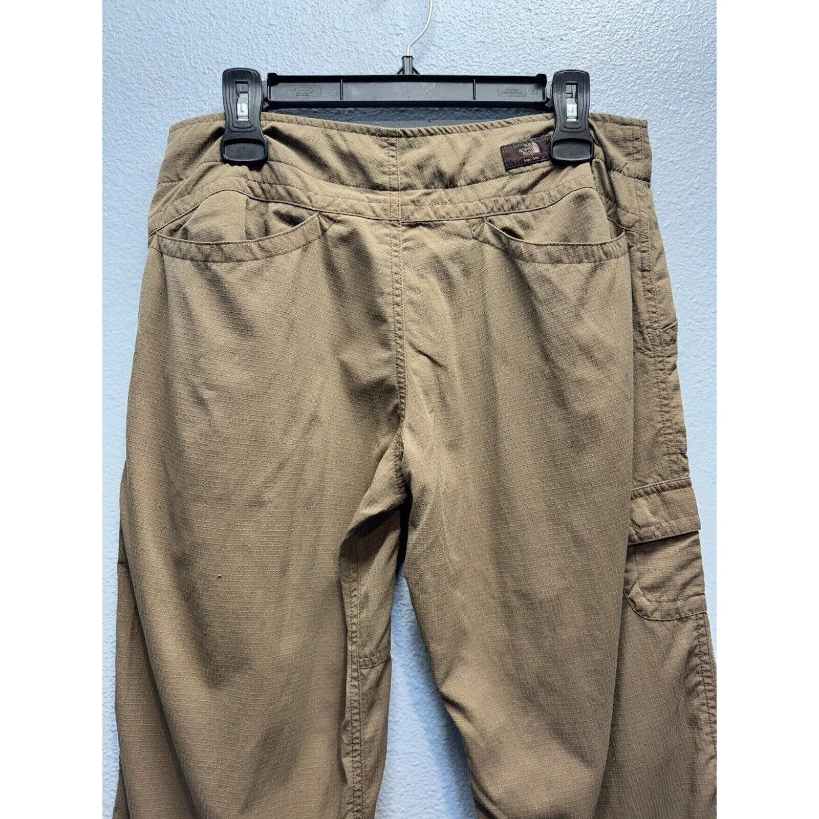 The North Face Women’s Tan Aphrodite Motion Cargo Capri Activewear Pants Size 8 - Image 8