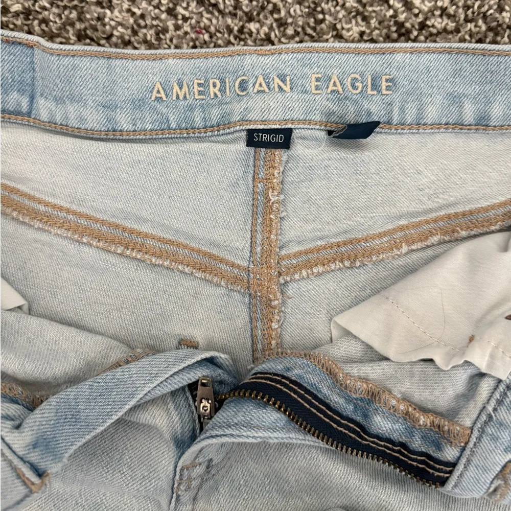American Eagle Denim Shorts Light Wash Relaxed Jean Short Cut Distressed Casual - Image 3