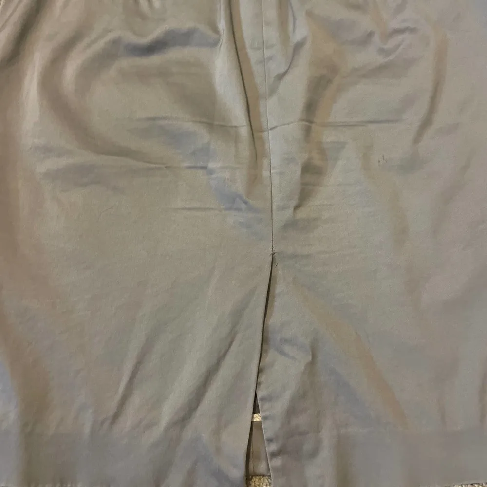 J.Crew Gray Lencil Skirt With Button Detail Size 4 - Image 7