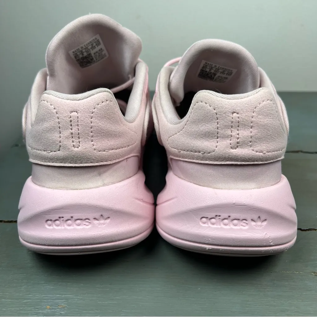 Adidas ozelia womens Light Pink Sneakers size6.5 - Image 6