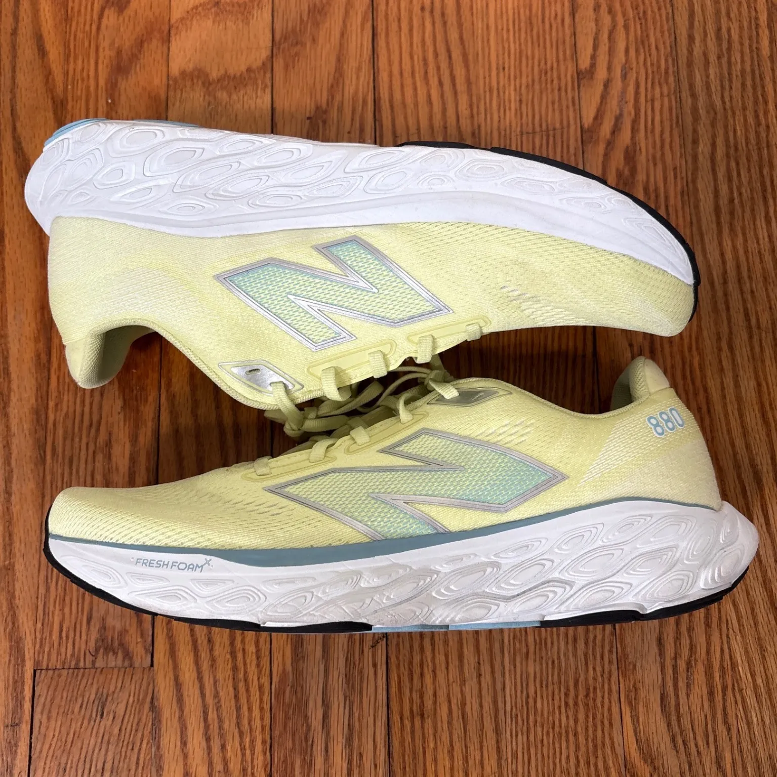 New Balance Fresh Foam X 880 v14 Running Sneaker Shoe Limelight Silver Mens 11.5 - Image 4