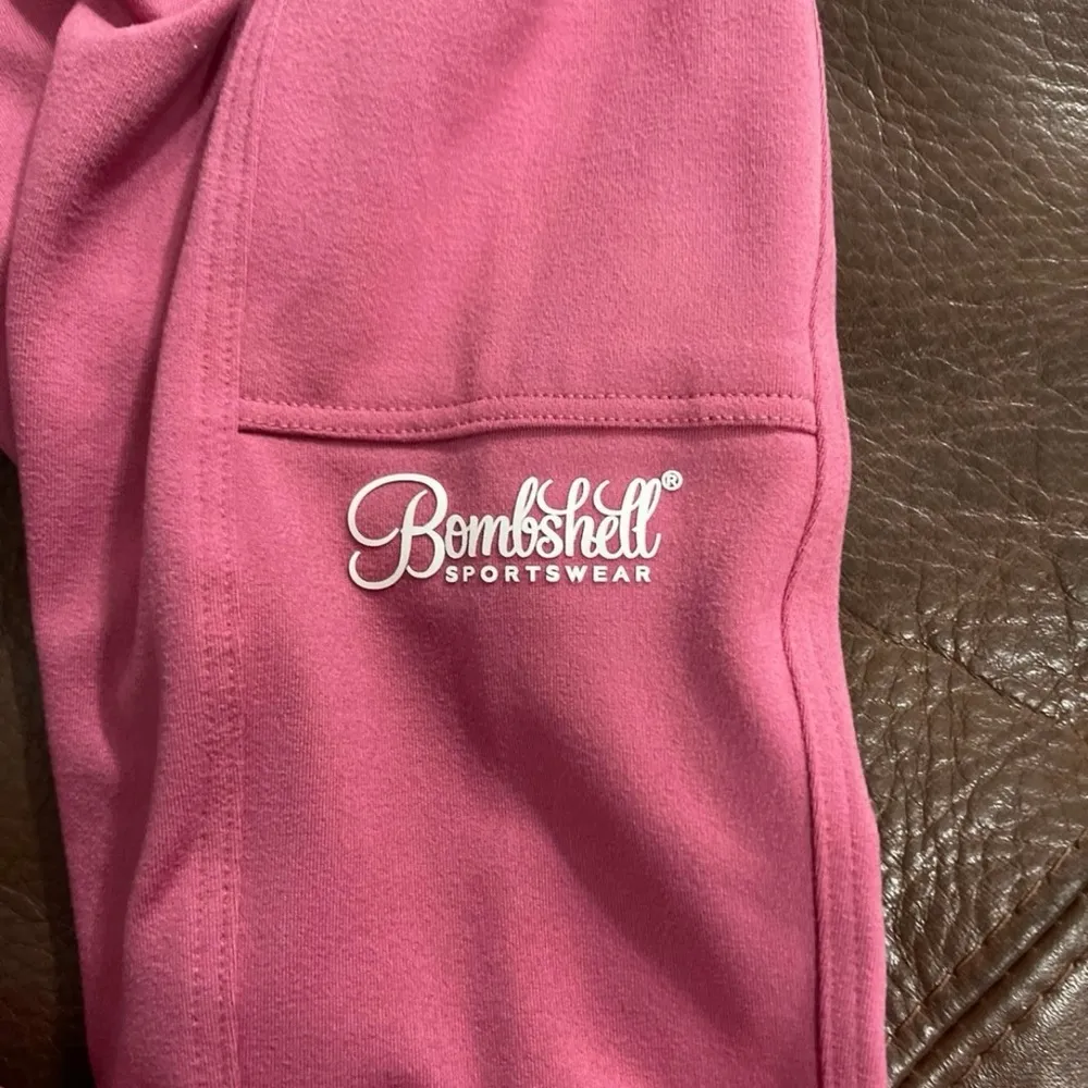 Bombshell sportswear classic style ankle sock leggings! - Image 6