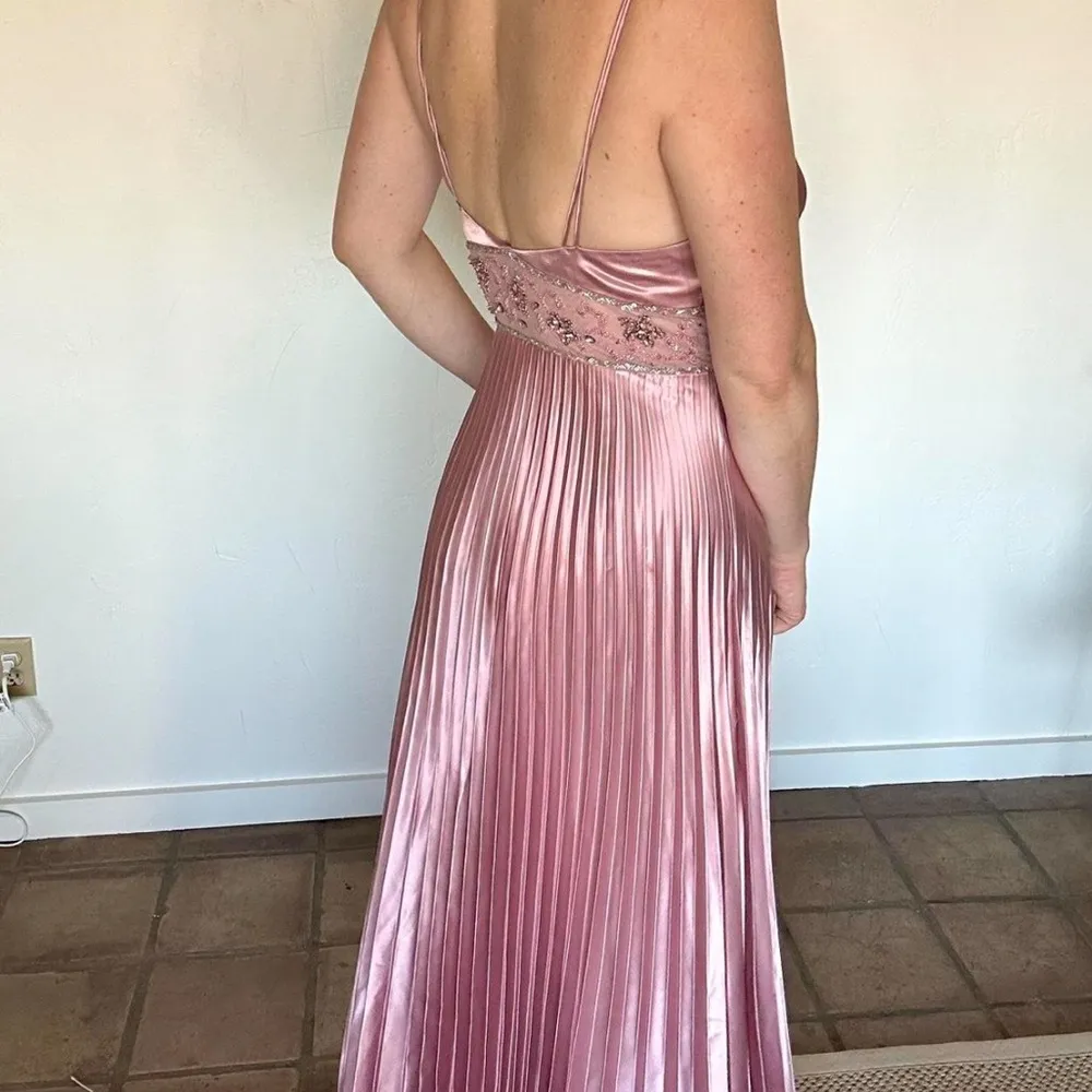 Pink maxi dress with beaded bodice and pleated skirt - Image 2