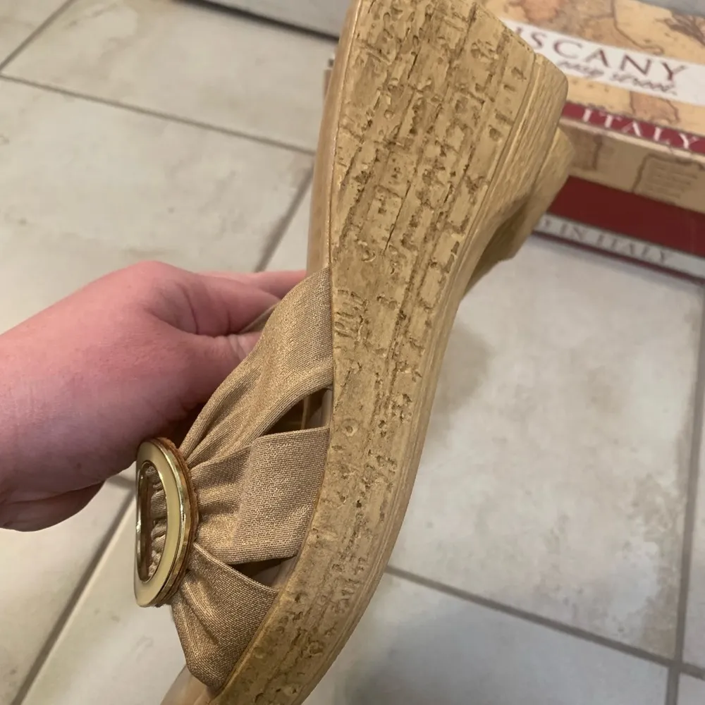 Tuscany by Easy Street | wedge sandals Conca style size 8 - Image 5