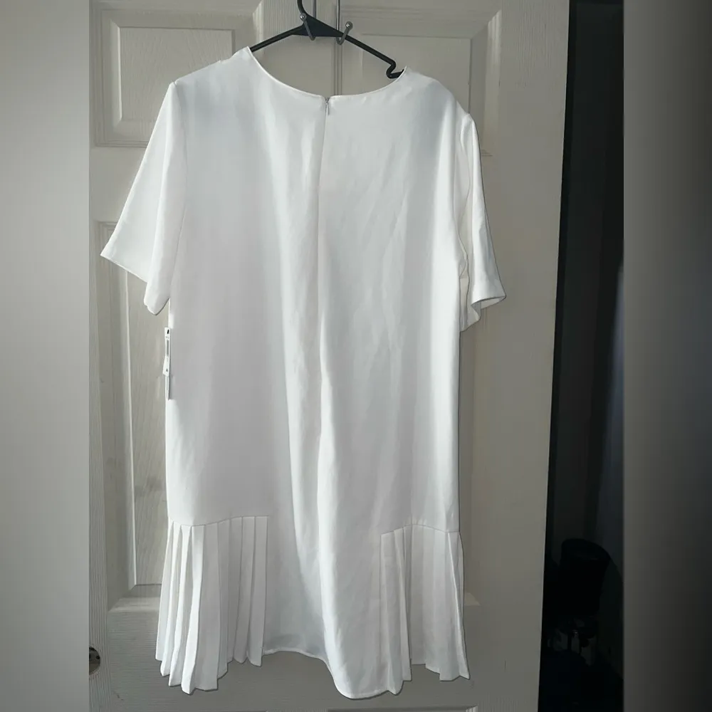Emma & Michele Pleated Shift Women Short Sleeve Dress White (small stain) NWT 12 - Image 6