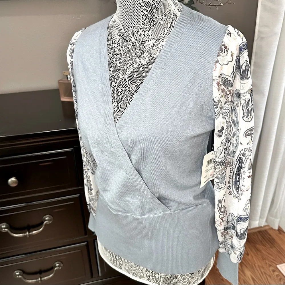 89th + Madison Ashleigh Faux Wrap Sweater Paisley Chiffon Sleeve Size Small NWT Gray - Image 3