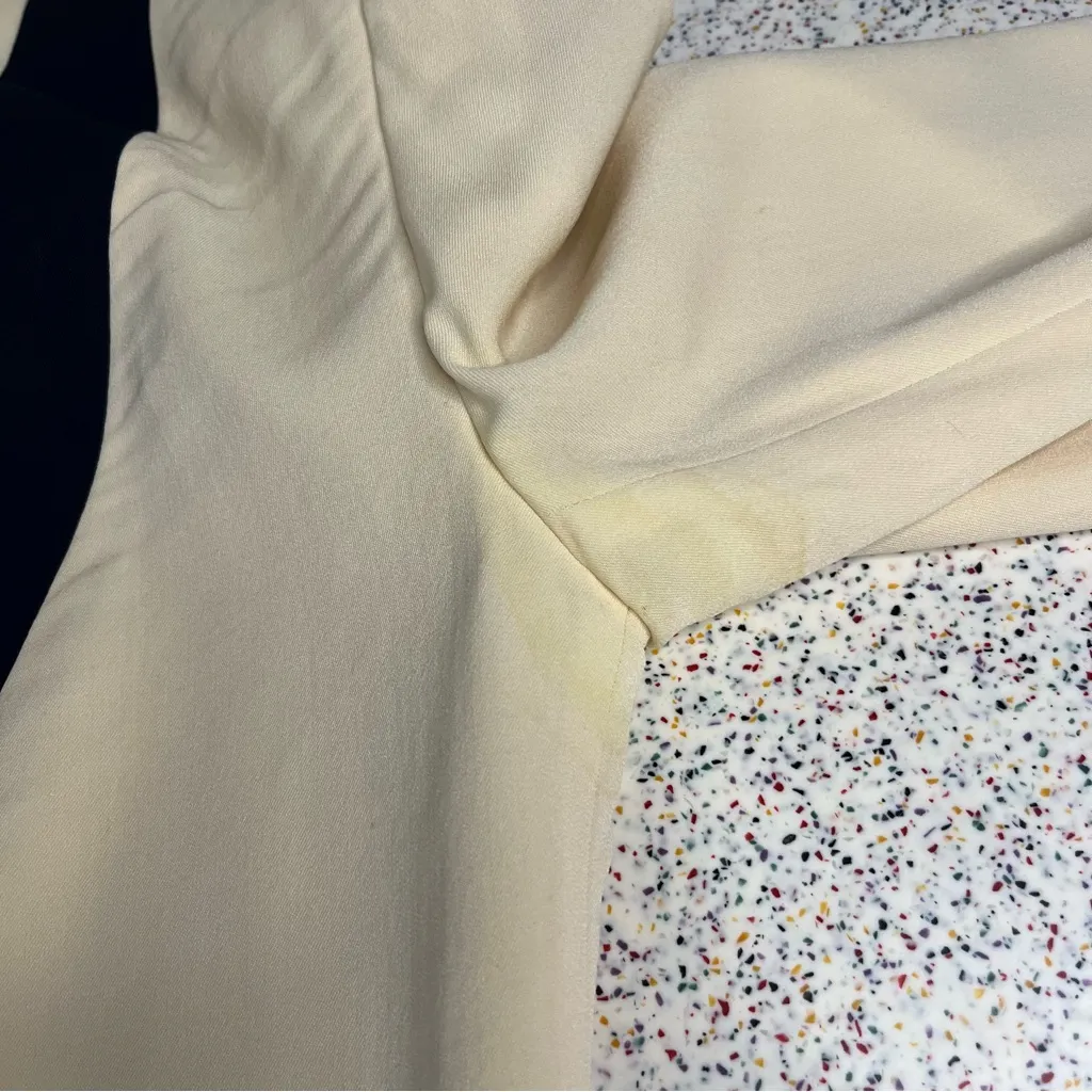 Vintage Fendi Women’s Mock Blazer Ivory Navy Blazer Structured Blouse Size 44 - Image 16