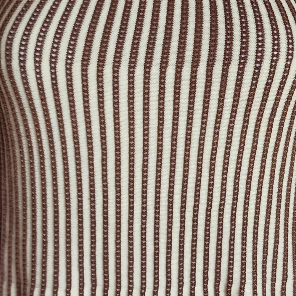 Real & True Taupe Cream Ribbed Sleeveless Sweater Tank Size Medium - Image 2