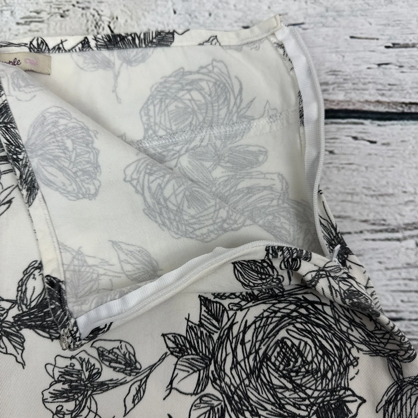 Free People All Over FLoral "Pensil"‎ Sketch Women's Mini Skirt [Size 3] - Image 6