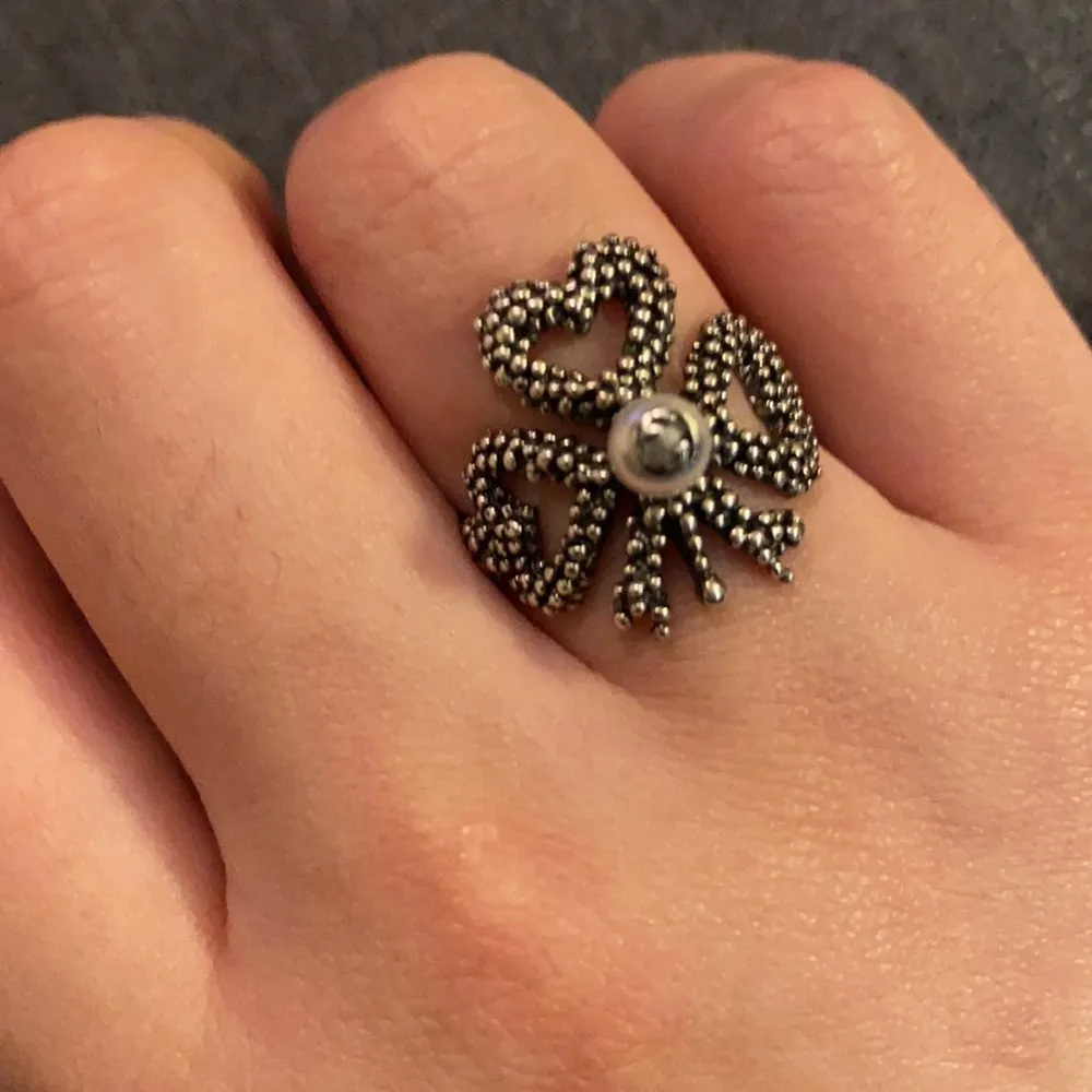 Gucci sterling silver faux Pearl heart ring Size 6.5 - Image 4