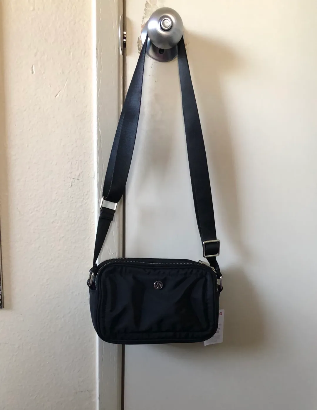 Lululemon Crossbody Camera Bag - Image 3