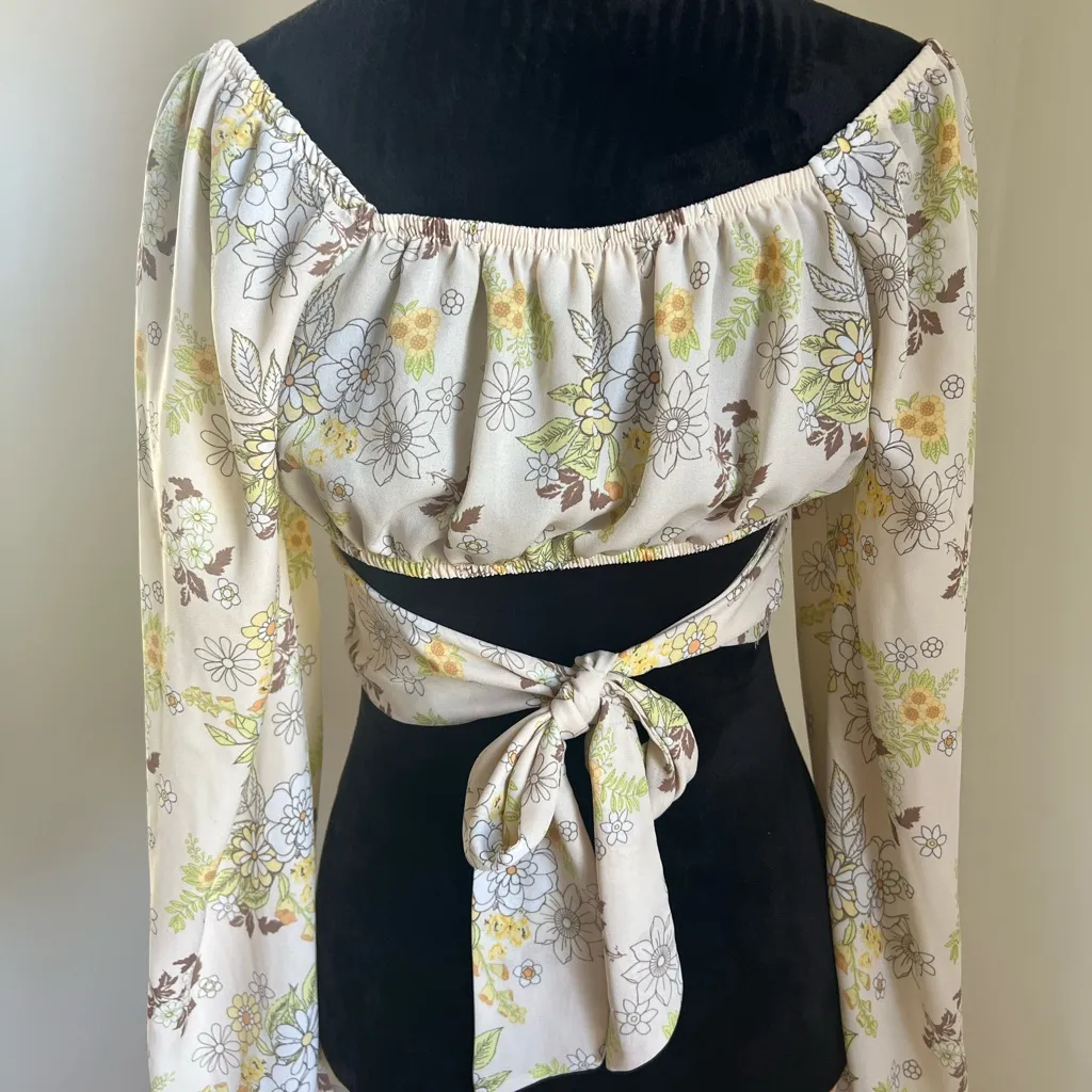 Madden Floral Cropped Blouse Yellow Size L - Image 2