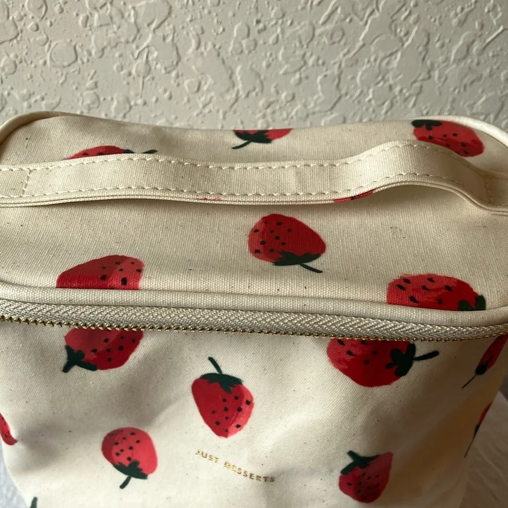 Kate Spade: Strawberry Print Cream Lunch Tote/Bag - Image 12