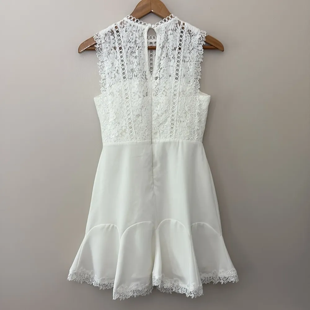 HEARTLOOM Cammie Sleeveless Lace Mini Dress Tulip Hem Eggshell White Size Small - Image 7