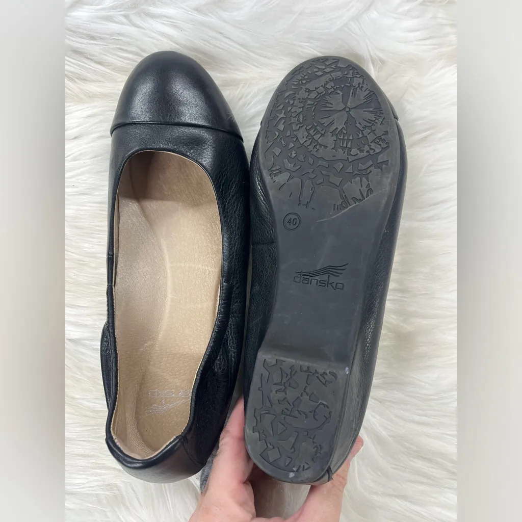 Dansko Lisanne women's ballet flats in black leather with a cap toe 9.5 10 (40) - Image 4