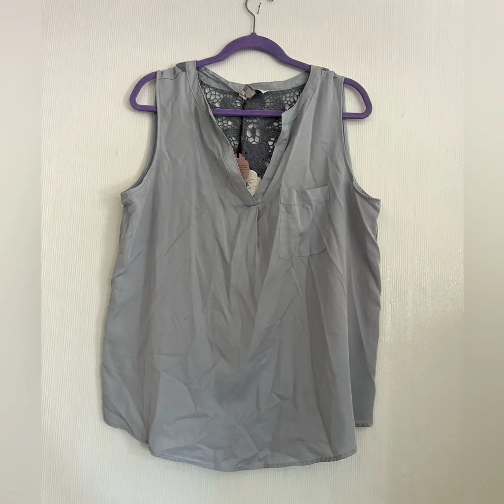 Knox Rose Light Gray V-Neck Blouse - Image 3
