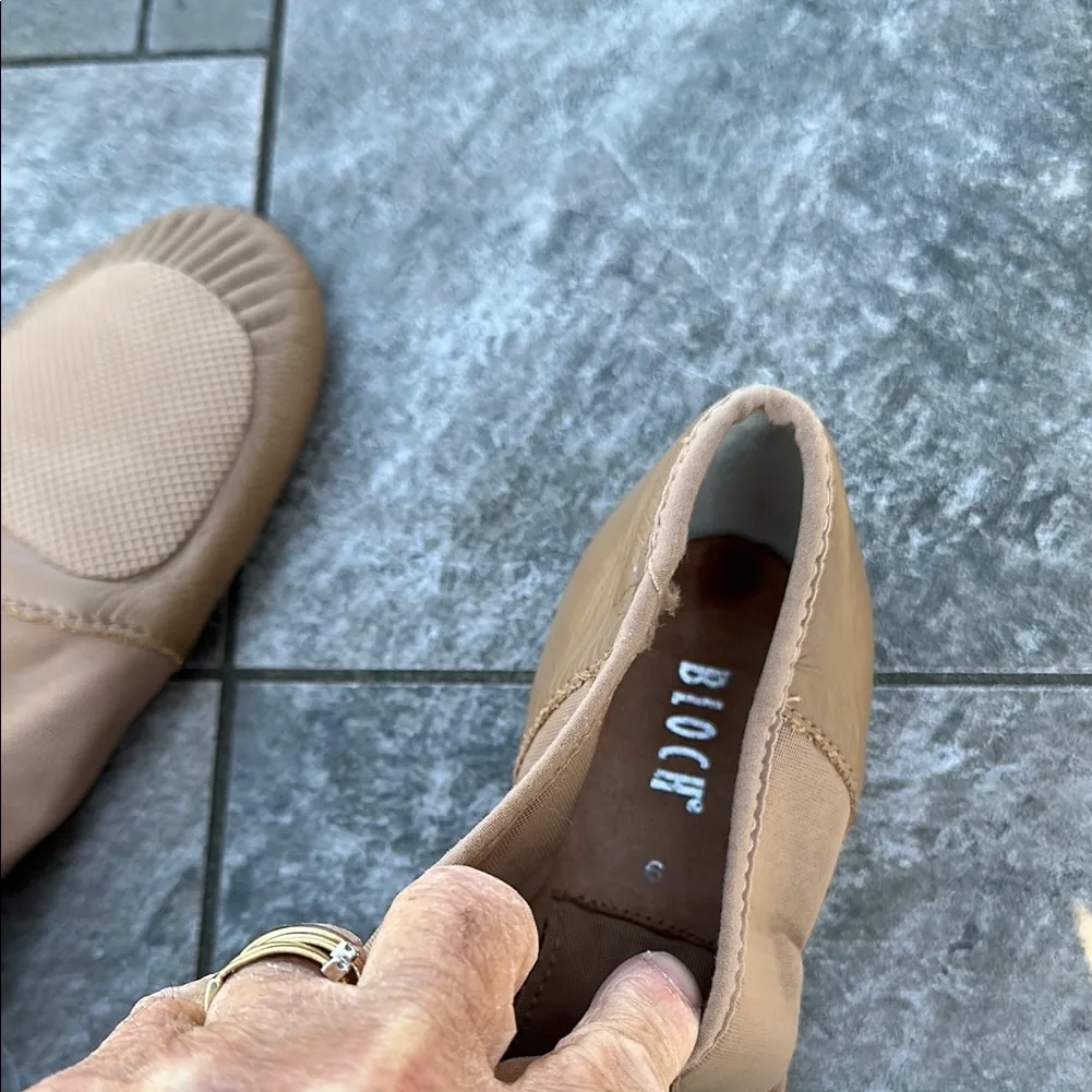 Bloch Tan Leather Ballet Shoes Size 9 - Image 3