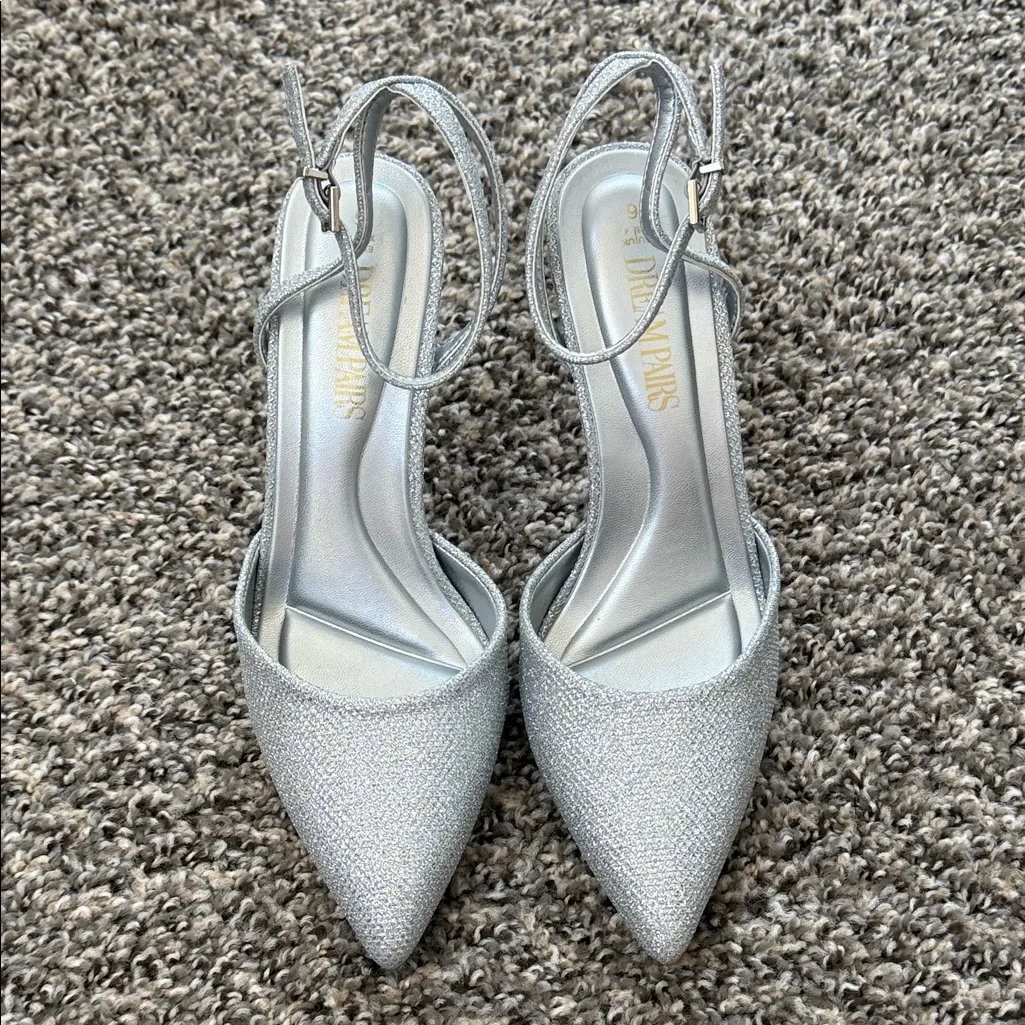 Dream Paris Dream Pairs Silver Pointed Toe Heels - Image 2
