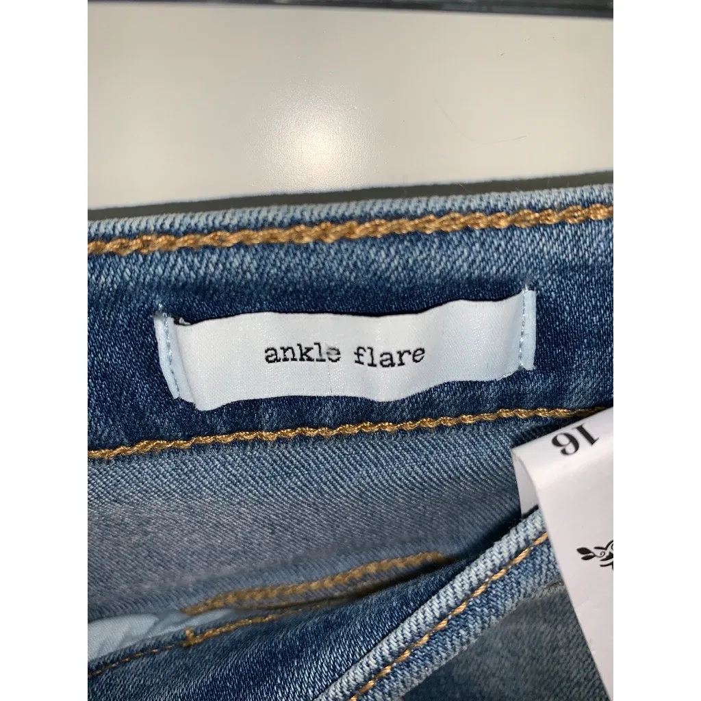 NWT Jessica Simpson Women's Ankle Flare Jeans Blue Size 16 Light Wash‎ - Image 4