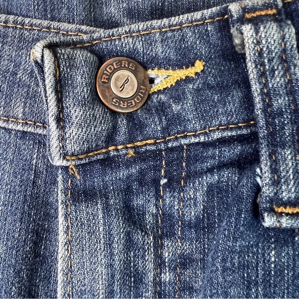 Riders Size 10 Medium Blue Denim Jeans With 5 Pockets Very Good Condition - Image 6