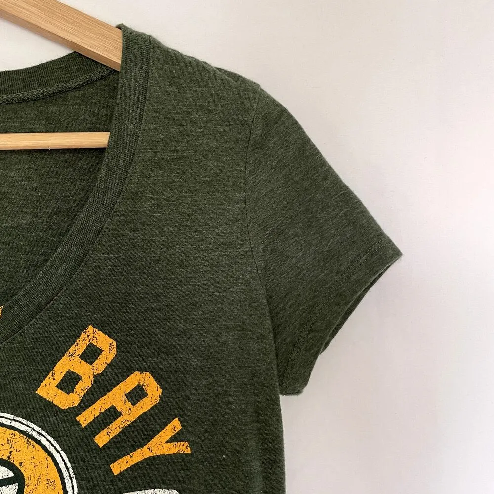 NFL Team Apparel Greenbay Packers women's size small football shirt green v-neck - Image 4