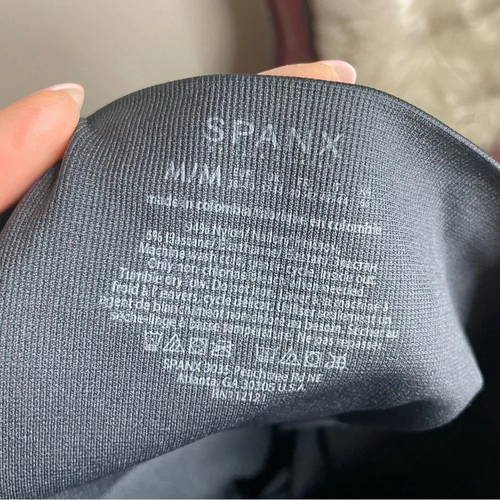 SPANX Look at Me Now Seamless Cropped Camo Leggings- Size Medium - Image 5